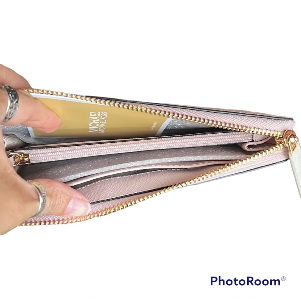 NWT MICHAEL  KORS  NEW pink beautiful Wallet - Picture 7 of 7